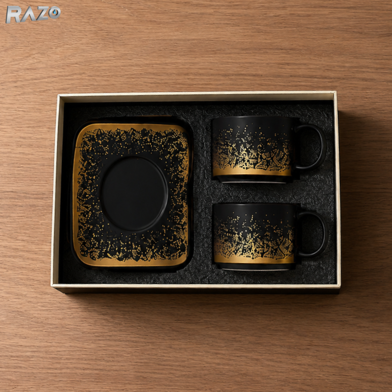 Set 2 cesti cu 2 farfurii din portelan RAZO, 180 ml, Design elegant, Set premium, Servire rafinat, Negru-Auriu