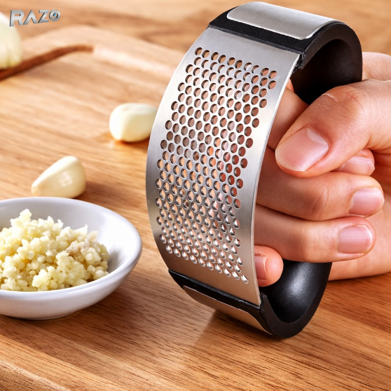 Presa pentru usturoi RAZO curbata, din inox, cu maner ABS anti-alunecare, rezistenta la rugina, ideala pentru usturoi si ghimbir, negru
