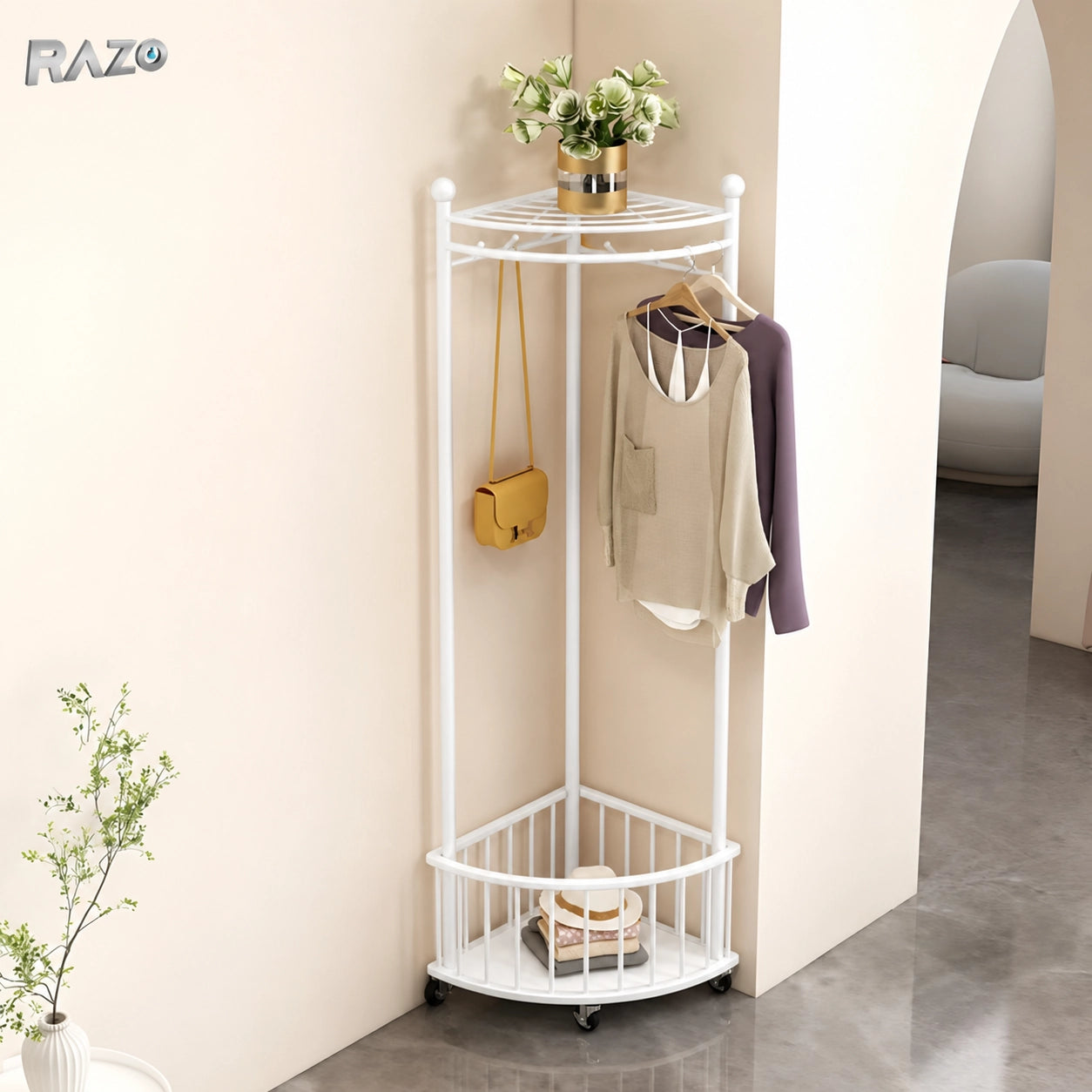 Cuier de colț cu roți RAZO, metalic, suport haine multifuncțional, design compact, 40 × 40 × 160 cm, alb - imagine produs 1