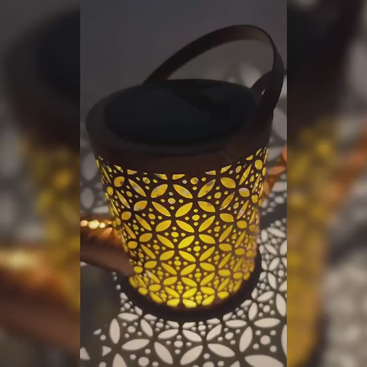 Lampă solară decorativă tip stropitoare din fier, suport de 80 cm, finisaj bronz